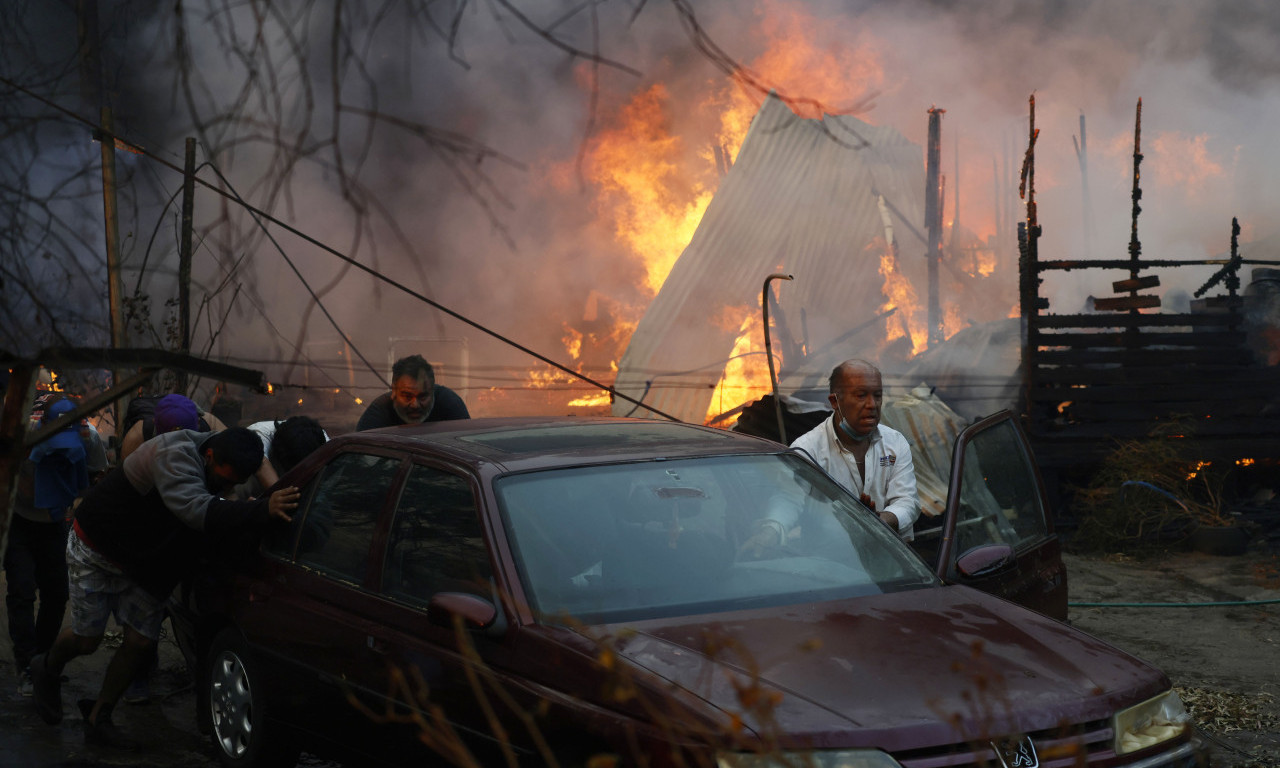VATRA PREPLAVILA ČILE! Traga se za NESTALIMA: Pogledajte DRAMATIČNE PRIZORE požara, ulice progutao PEPEO (FOTO)