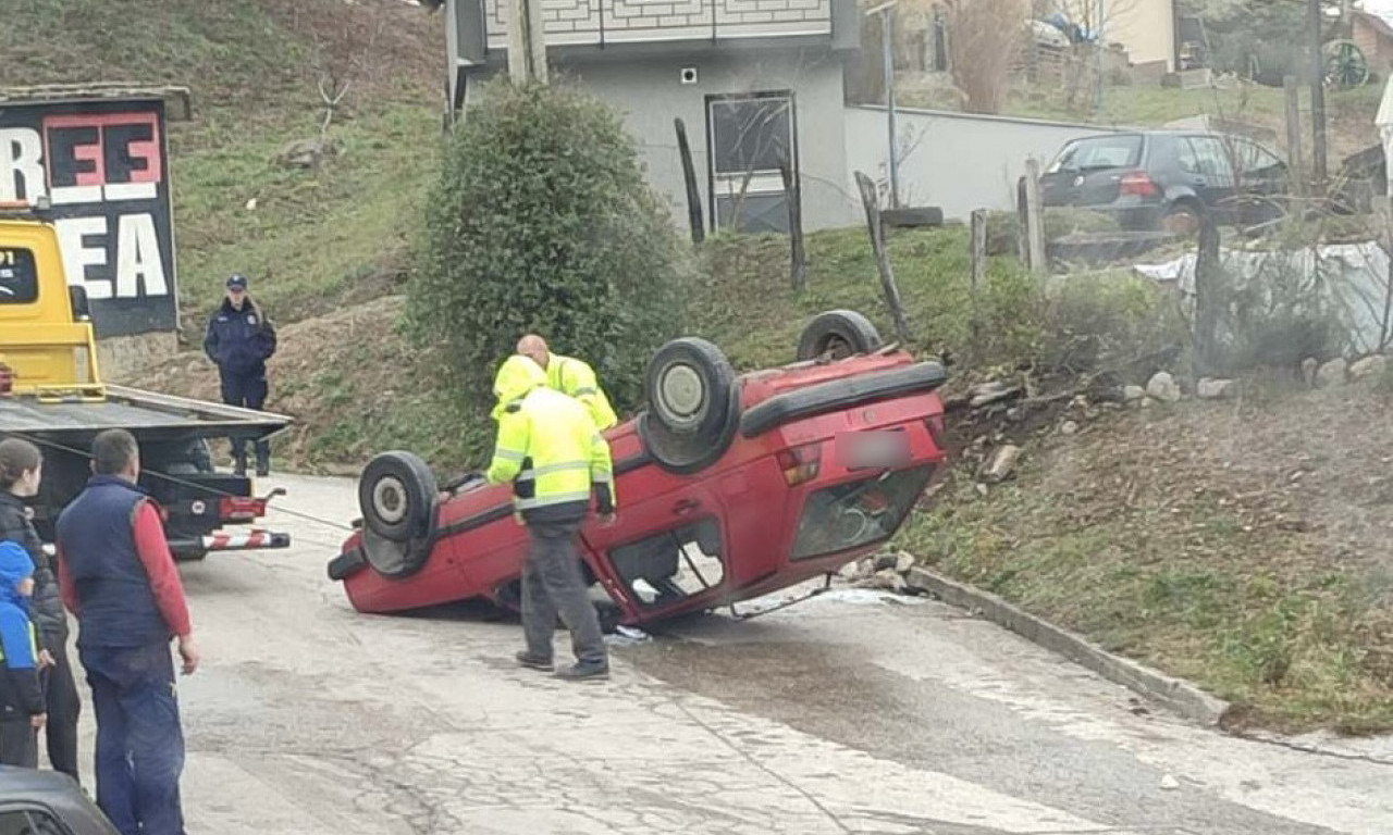 TEŽAK UDES kod Kolašina, vozač na mestu MRTAV: Auto završio na KROVU