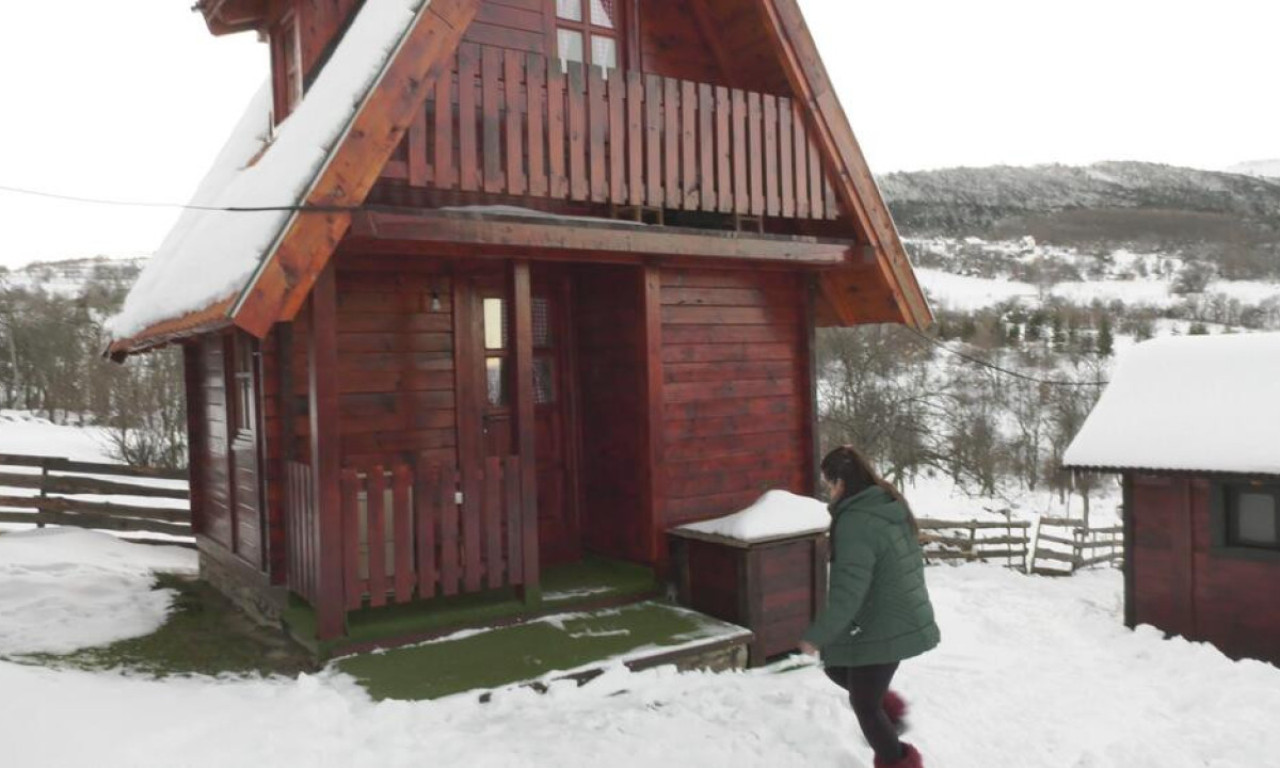 TODOROVIĆI NAPUSTILI GRAD I OTIŠLI NA SELO A PARE SAMO KAPLJU OD OVOG BIZNISA!