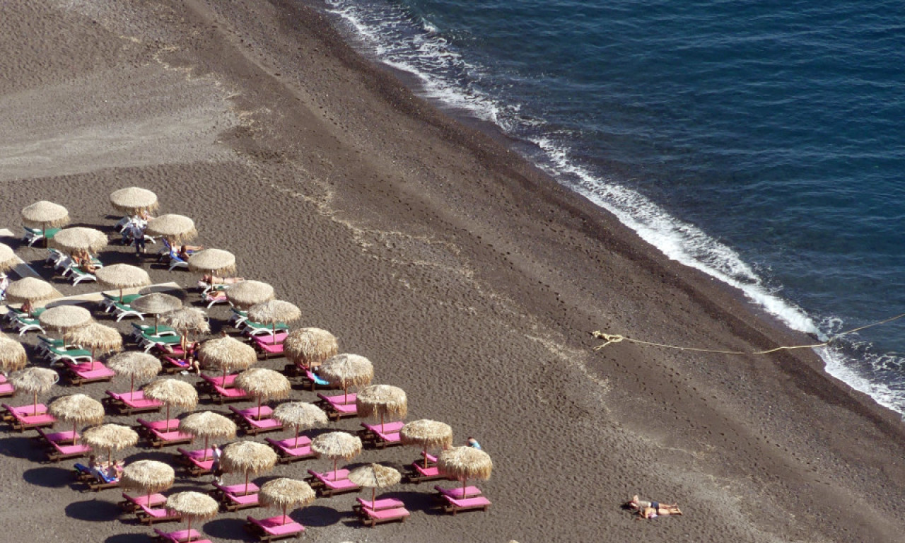 Lepa vest za sve koji LETUJU u Grčkoj! SKUPE LEŽALJKE odlaze u zaborav, evo šta je cilj NOVOG ZAKONA