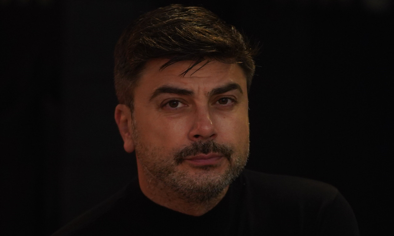 Glumcu Mikiju Damjanoviću preminuo otac: Oprostio se dirljivom porukom, kolege mu pružaju podršku (FOTO)