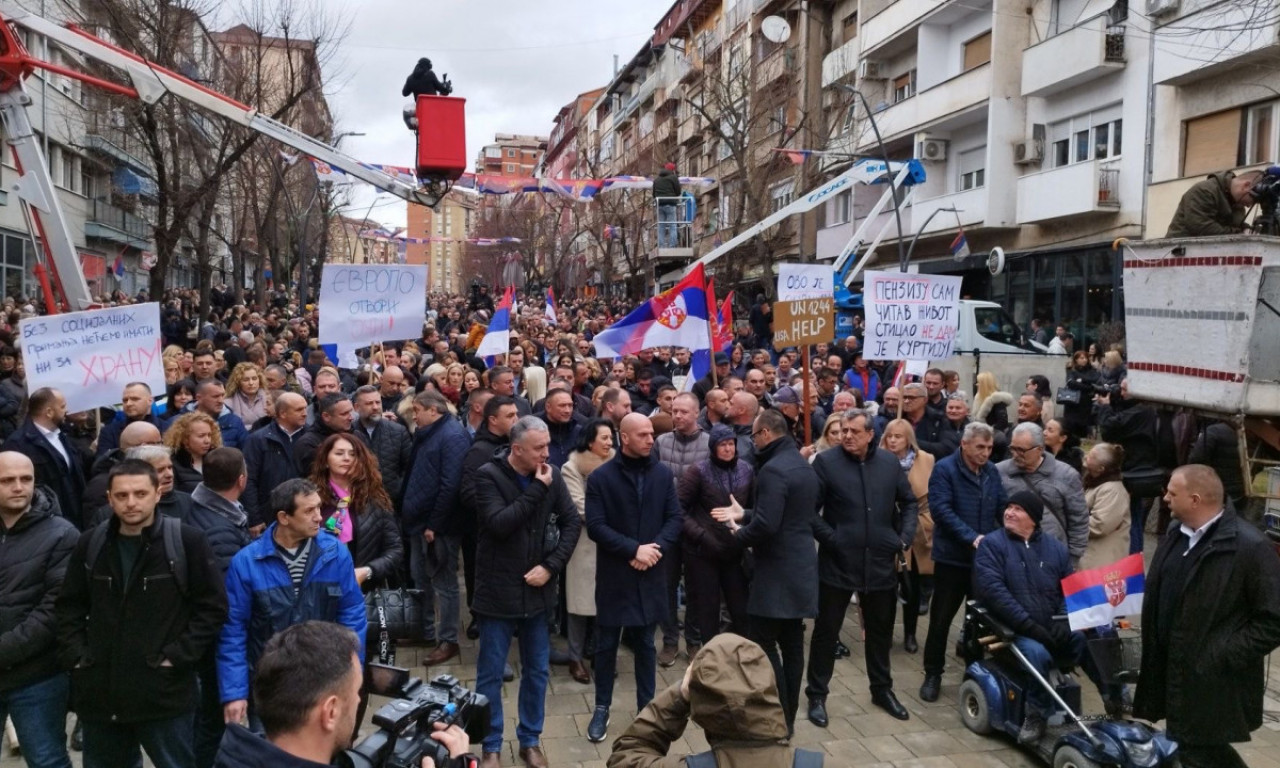 PROTEST Srba u Kosovskoj Mitrovici OBEZBEĐIVAO i KFOR
