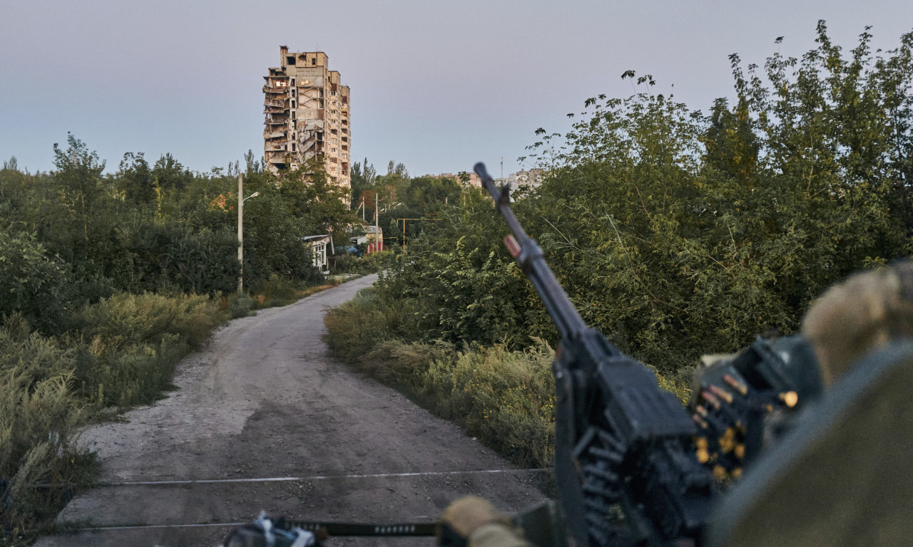 Ukrajinske trupe se POVUKLE iz razorene Avdejevke na istoku države: Komandant ukrajinske vojske objavio POVLAČENJE