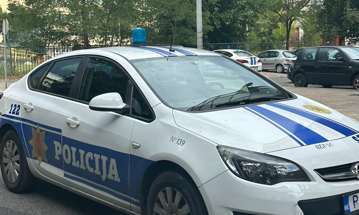 DRAMA NA CETINJU: Policija presrela „BMW” nakon pucnjave kod zgrade Tužilaštva, pronađen pištolj