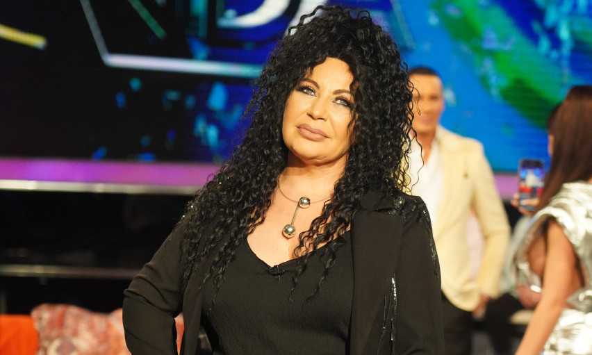 STOJA, DARKO LAZIĆ I MAHRINA JEDVA SLETELI NA BEOGRADSKI AERODROM: "Molila sam Boga da mi oprosti sve grehe"