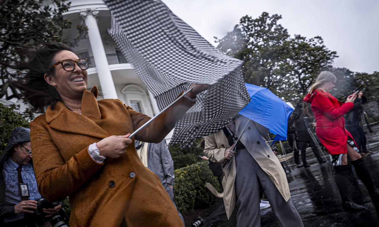 NEVREME SAMO ŠTO NIJE, SRUČIĆE SE PLJUSKOVI! Ovi delovi Srbije na udaru oluje! Temperatura pada za 10 stepeni