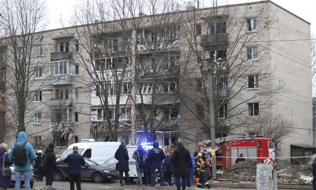 Snažna EKSPLOZIJA u Sankt Peterburgu! PAO DRON, oštećene kuće, ali nema povređenih (FOTO)