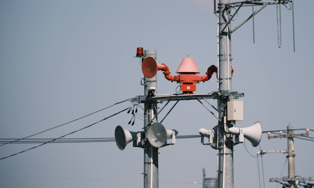 Ova zemlja UKIDA SIRENE ZA VAZDUŠNU OPASNOST! I upozorenja od napada se MODERNIZUJU - stizaće NOTIFIKACIJE na telefonu!