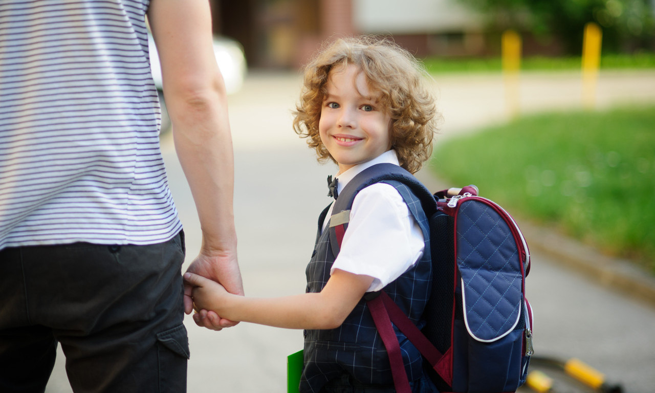 RODITELJI, OBAVEZNO POGLEDAJTE! Počela prijava za besplatne udžbenike - evo ko ima pravo i kako da to uradite