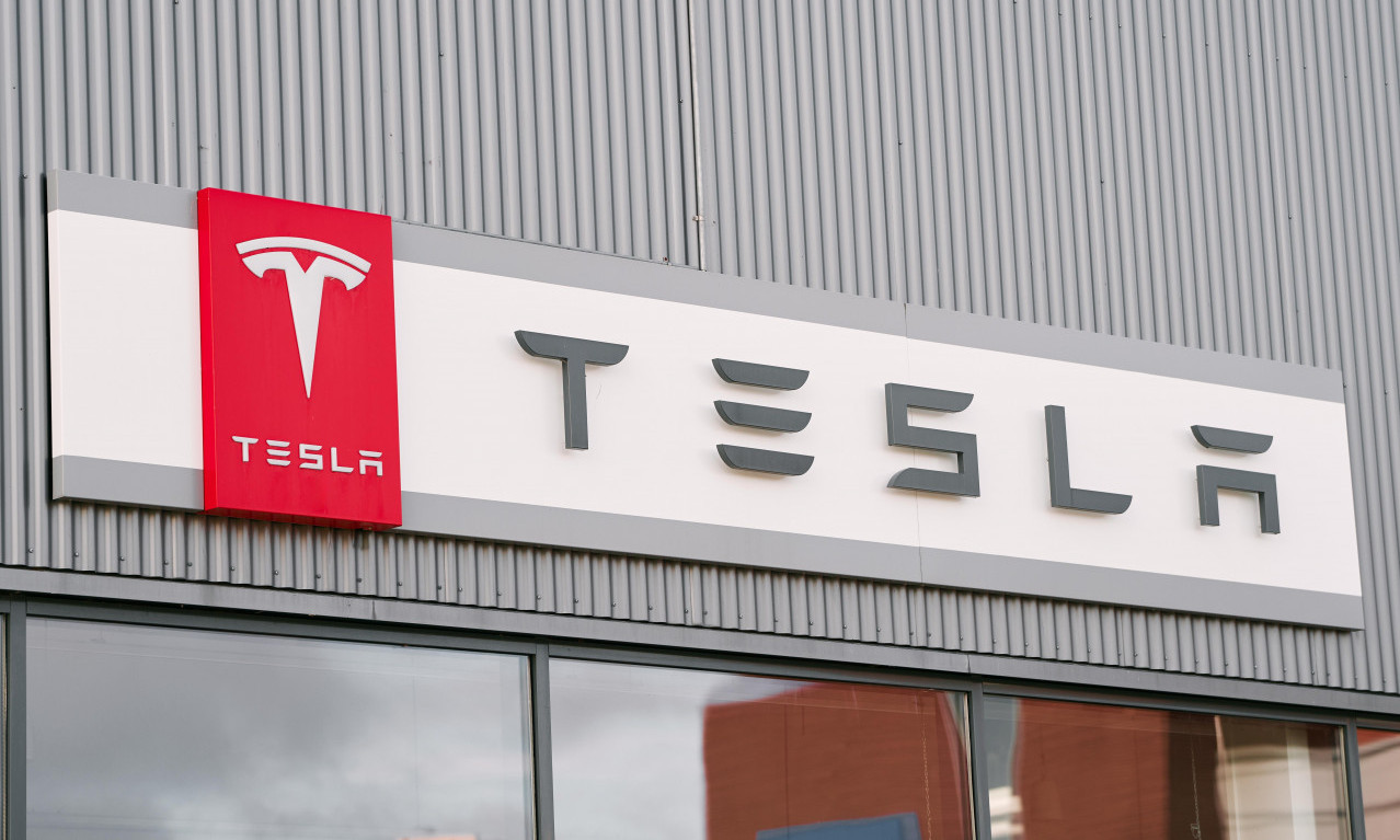 BIZNIS IZNENAĐENJE: Firma Tesla nije više među 10 najvrednijih AMERIČKIH kompanija: Akcije joj pojeftinile 2,3%