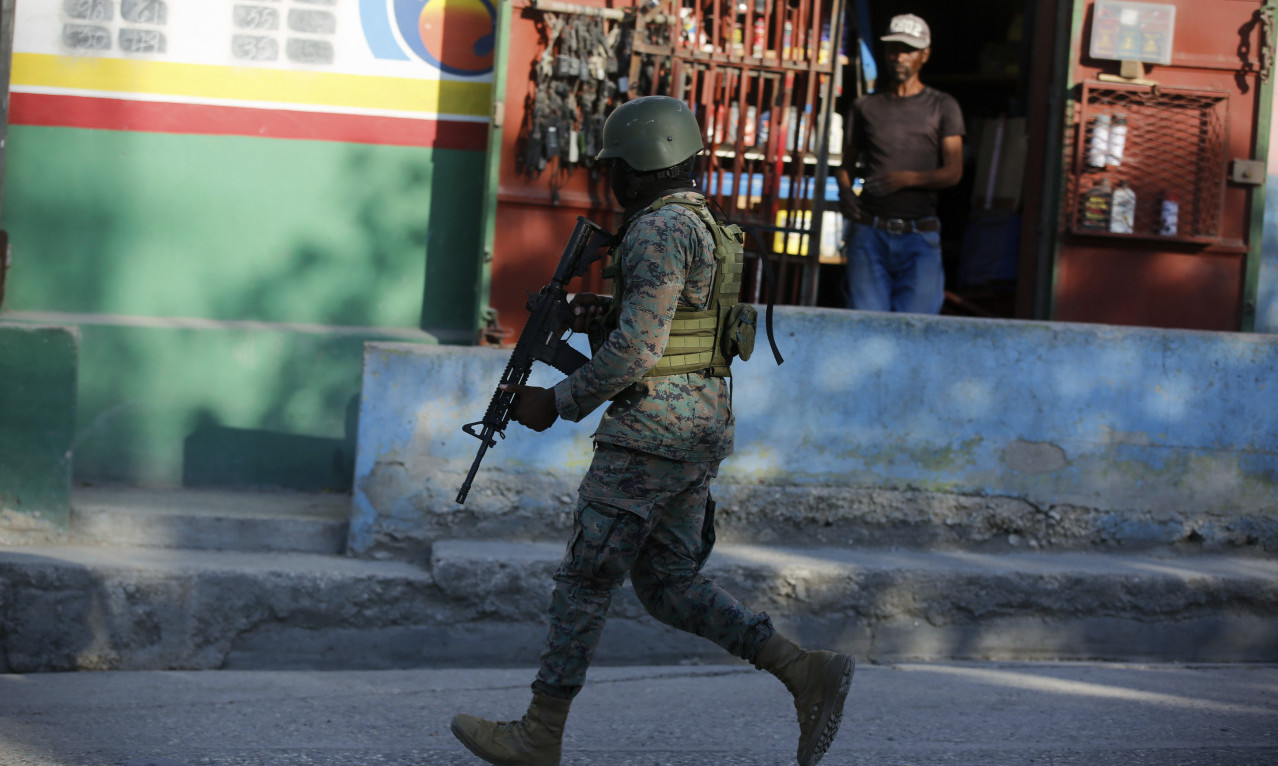 U PARALISANOM HAITIJU produženo VANDREDNO STANJE i POLICIJSKI ČAS: BANDE dobijaju BITKU!