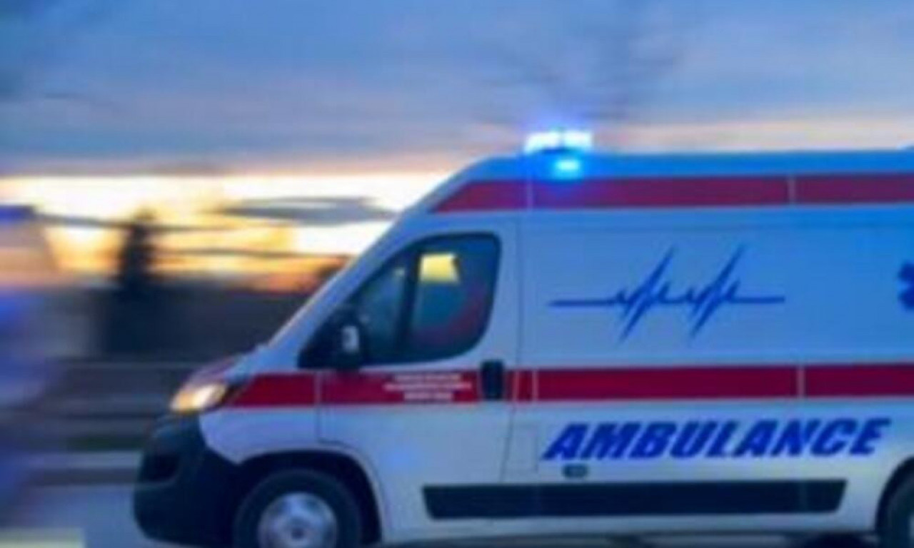 Tri TINEJDŽERKE i sredovečna žena povređene u SAOBRAĆAJNOJ NESREĆI na jugu zemlje: Primljeni u UKC u Nišu