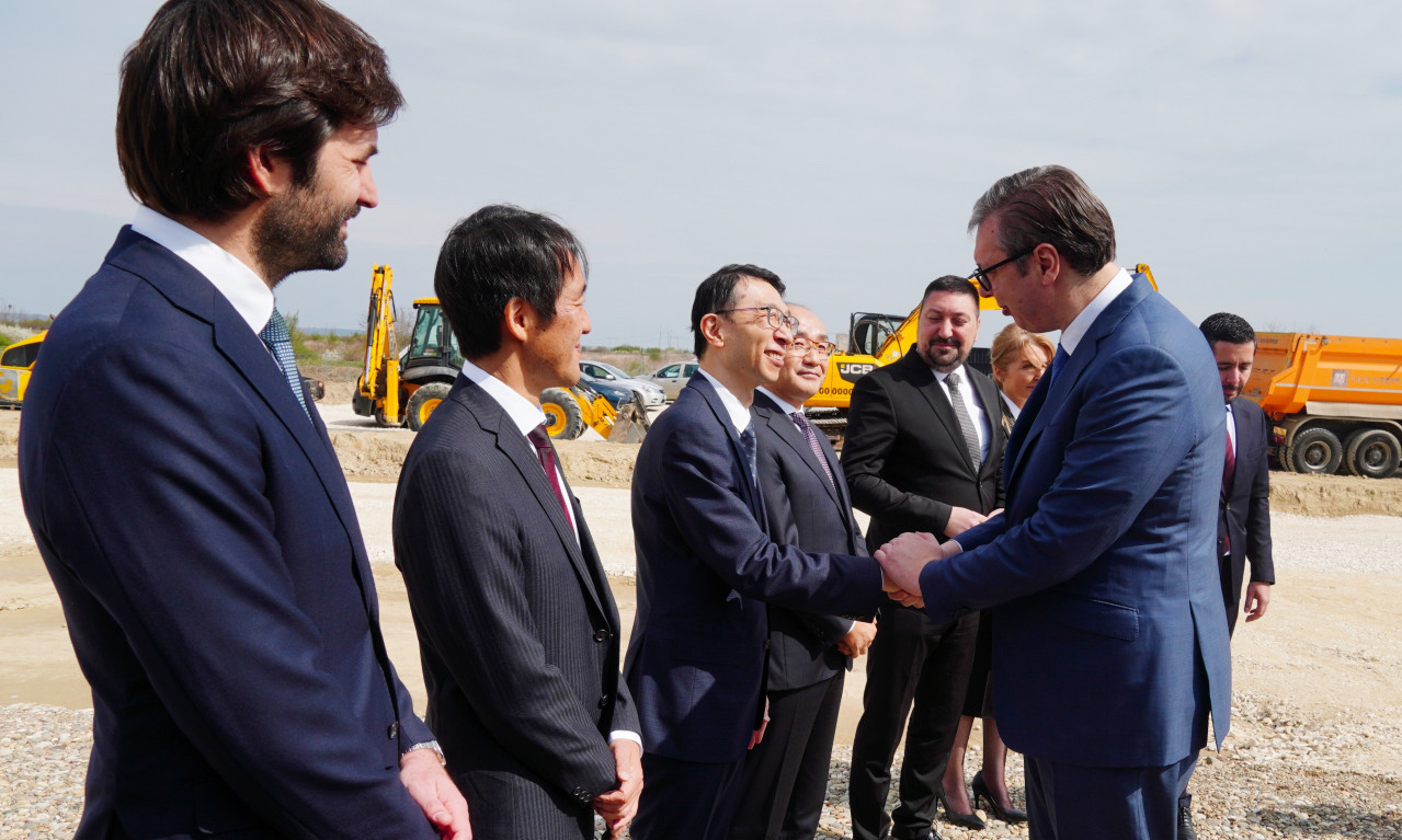NOVA RADNA MESTA U INĐIJI! Vučić prisustvuje polaganju KAMENA TEMELJCA za izgradnju JAPANSKE FABRIKE (VIDEO)