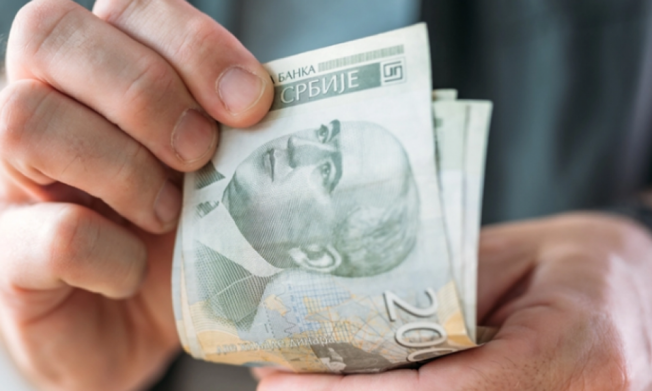 SJAJNE VESTI ZA OVU GRUPU GRAĐANA: Danas na račune "leže" između 8.100 i 26.000 dinara
