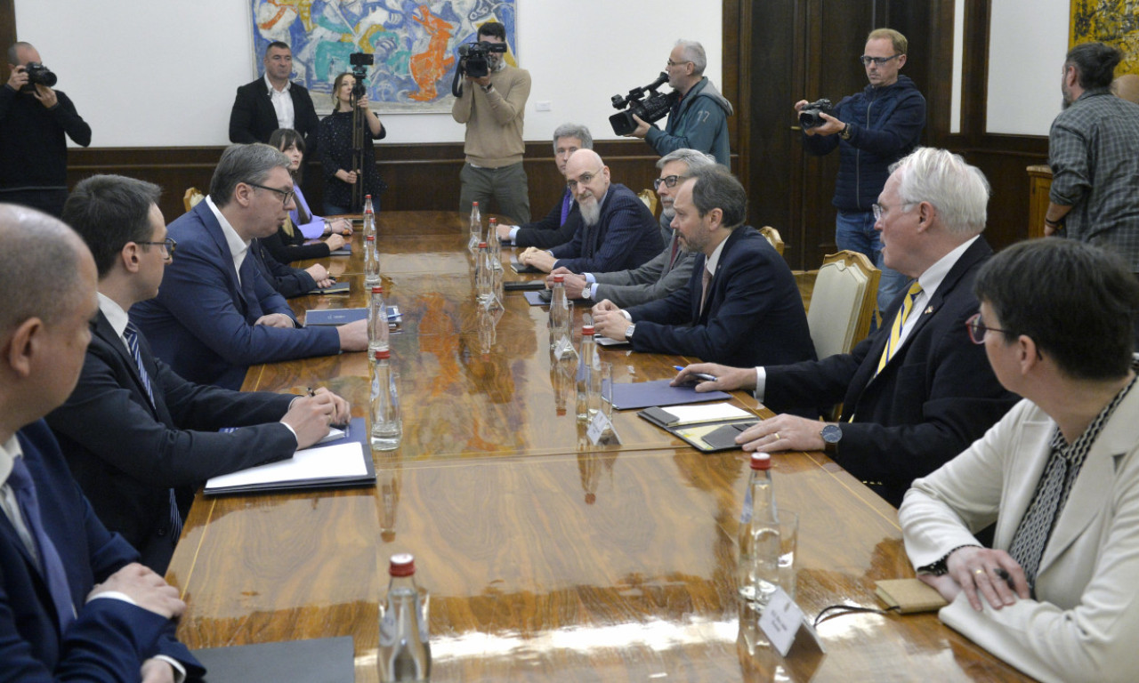 VUČIĆ sa ambasadorima zemalja Kvinte: Na stolu je VAŽNA TEMA ZA SRBIJU - politička situacija na KiM