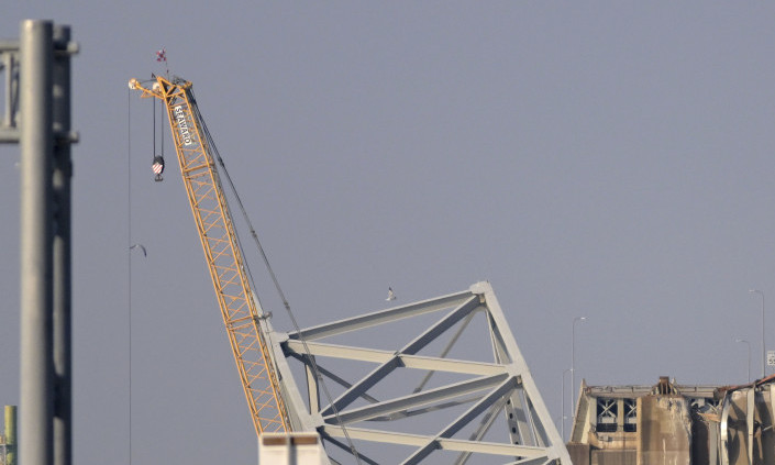 EVO KAKO SE SRUŠIO KRAN U BEOGRADU Nastradao državljanin Kine, dva radnika povređena!