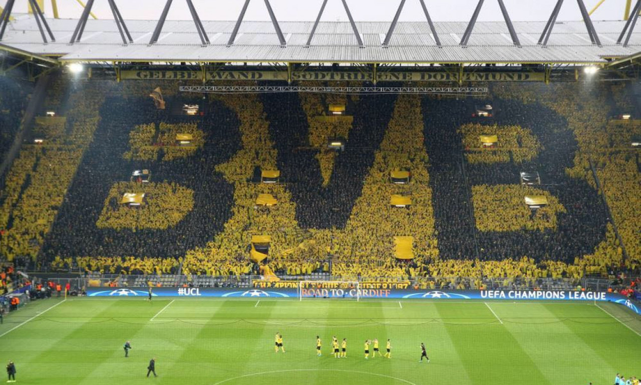 Spektakularna koreografija navijača Dortmunda