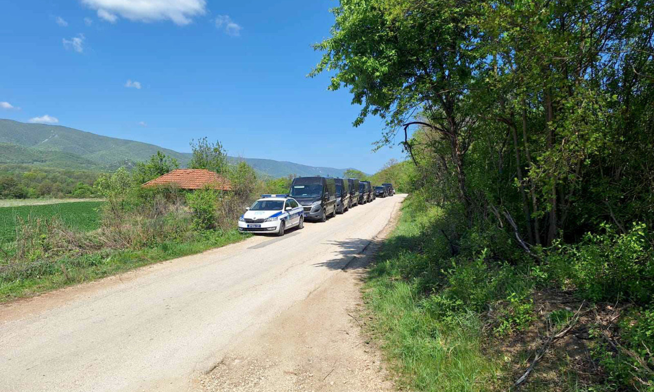 ŠTA SE DEŠAVA?! Žandarmerija POD ROTACIJOM projurila iz sela ZLOT!