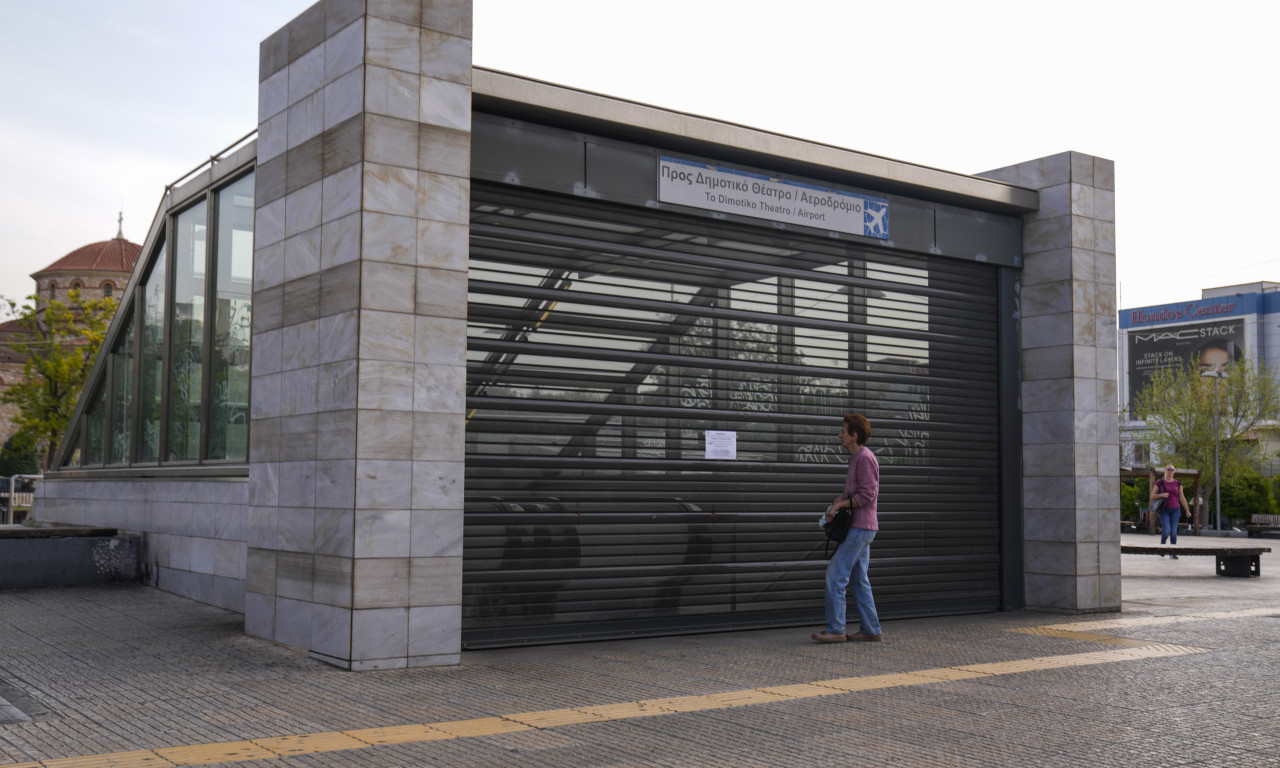 HAOS U GRČKOJ ZBOG ŠTRAJKA! Sve je u ZASTOJU: Vozovi, autobusi, taksisti i brodovi ne saobraćaju