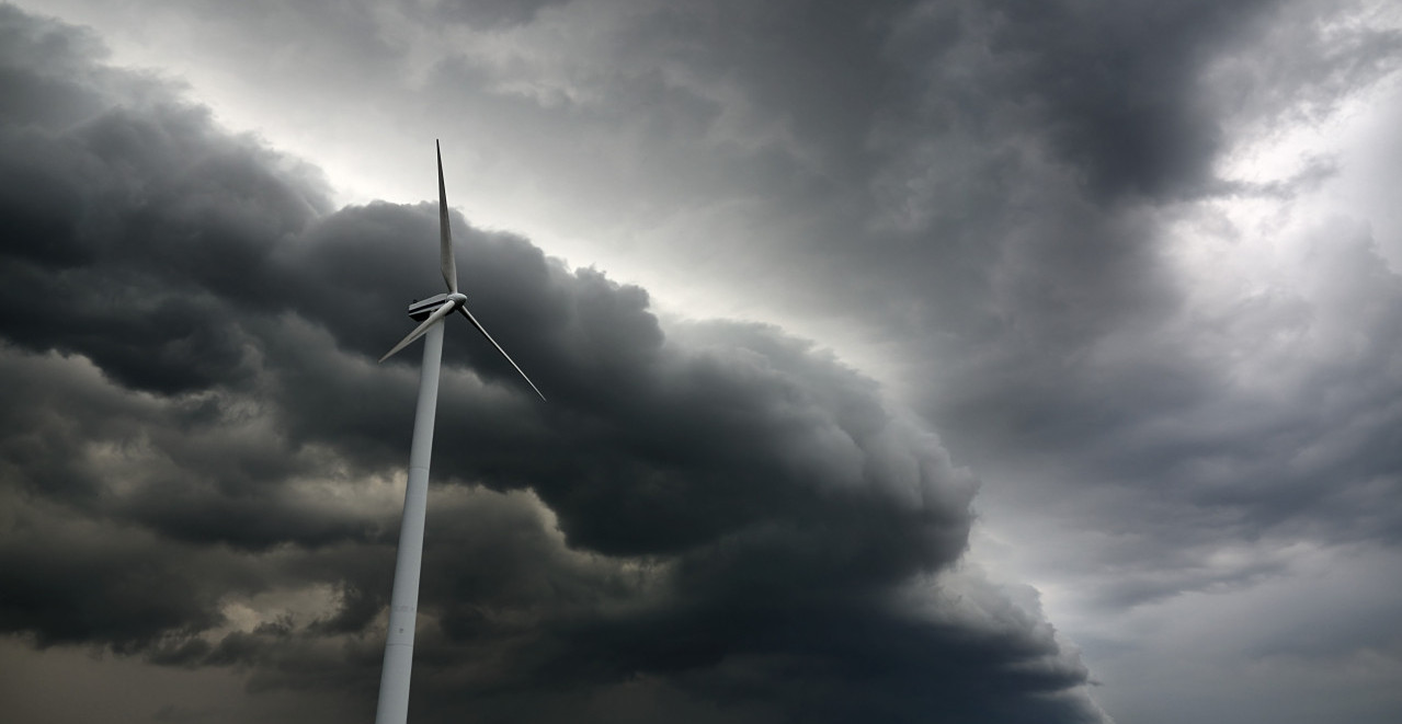 OTKAZANI LETOVI ZBOG OLUJE Pakleno nevreme u ovom delu Evrope (VIDEO)