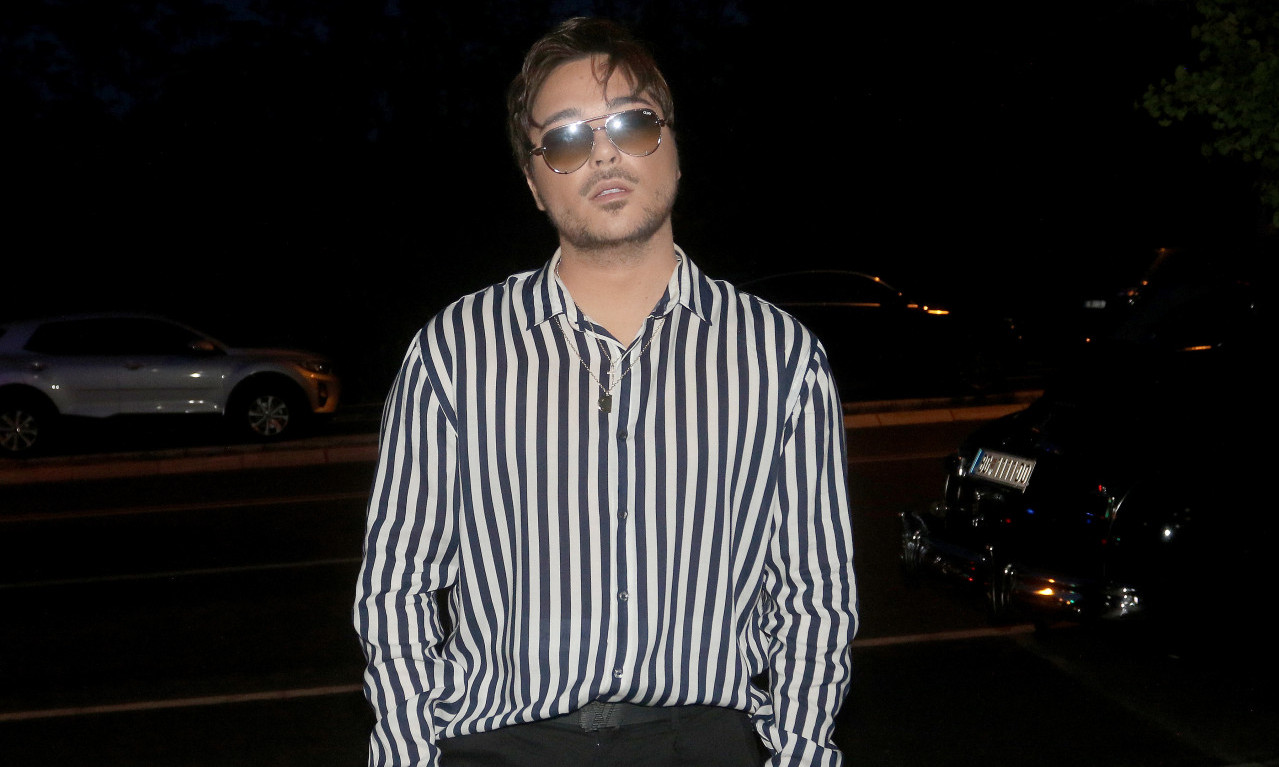 MILAN STANKOVIĆ SE POJAVIO POSLE DUŽE PAUZE  Više ga niko ne bi prepoznao, evo kako danas izgleda! (FOTO)