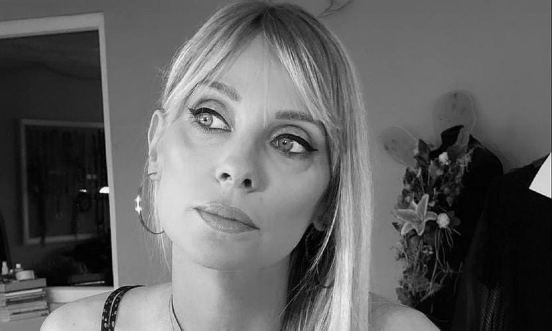 GODINU DANA OD SMRTI BOJANE JANKOVIĆ Njena bliznakinja došla na grob i učinila potez koji lomi srce (VIDEO)