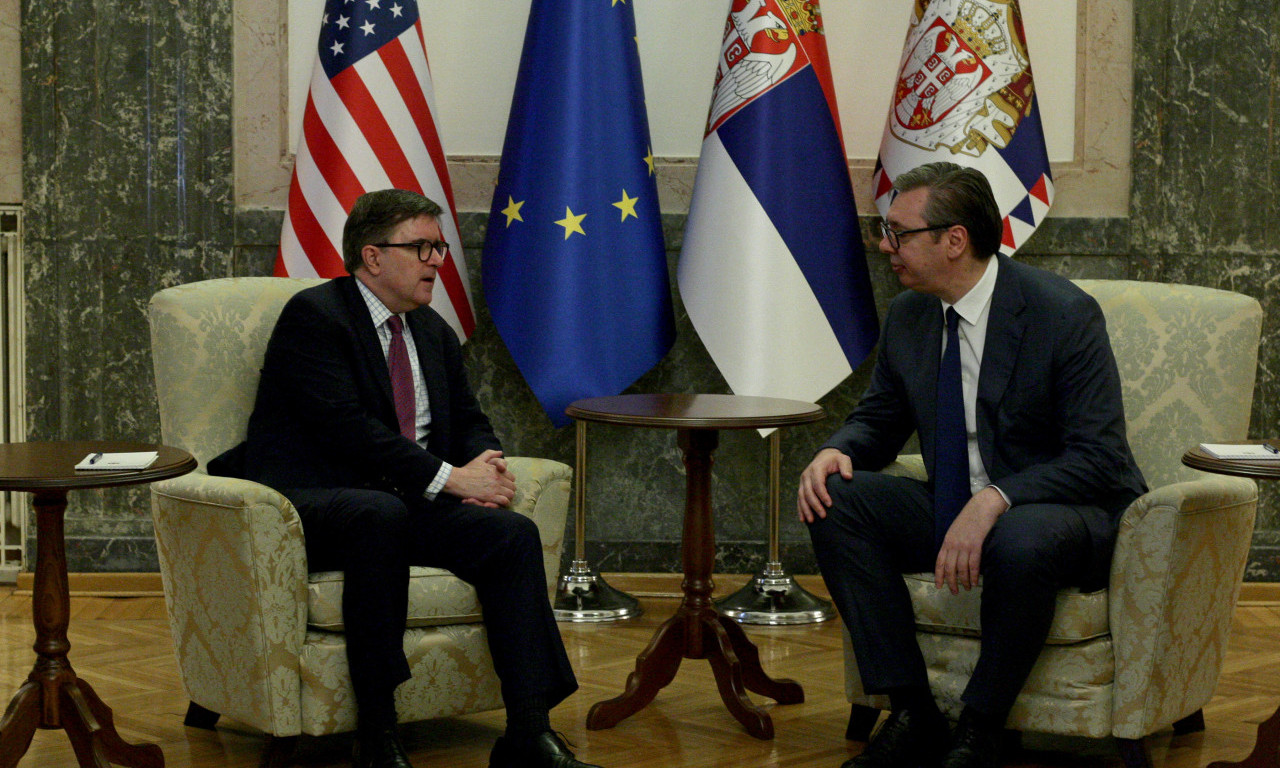 VAŽAN SASTANAK: Predsednik Vučić razgovara sa Džejmsom O'Brajanom