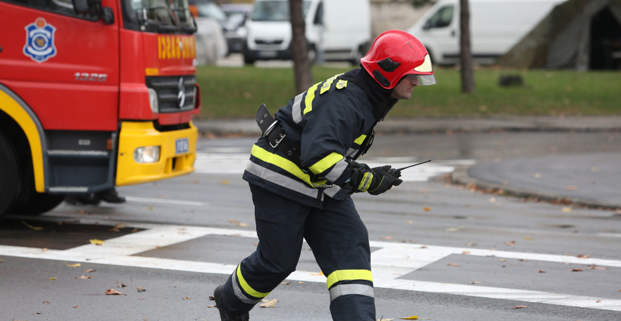 POŽAR U BORU! IZGOREO CEO STAN Potresne izjave komšija - velika tragedija izbegnuta za dlaku