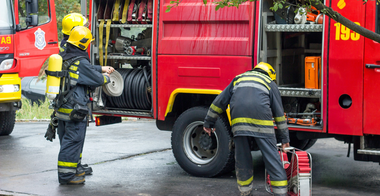 VELIKI POŽAR U SREMČICI, IMA POGINULIH Među povređenima i mladi!