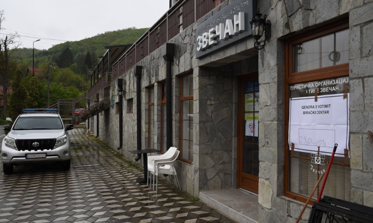 ZVEČAN I SEVERNI DEO KOSOVSKE MITROVICE BEZ VODE Oštećena vodovodna cev