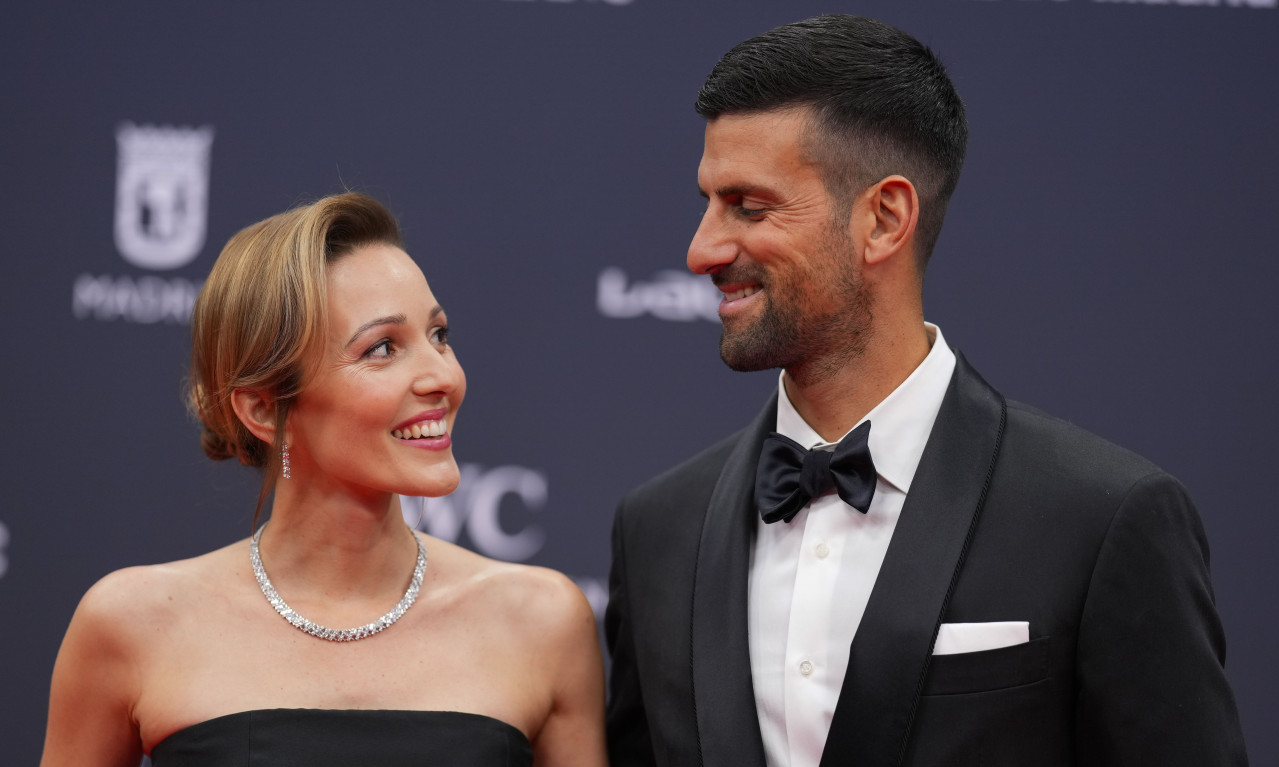 Na gala proslavi u Parizu SVI SU GLEDALI samo u ĐOKOVIĆE! Jelena je sve ODUŠEVILA svojom HALJINOM, a Novak izborom duksa