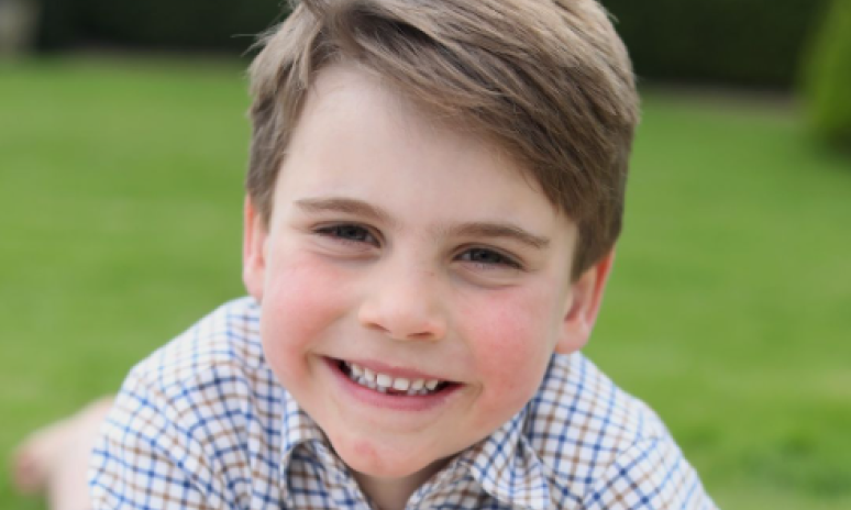 KEJT I VILIJAM OBJAVILI DO SADA NEVIĐENU FOTOGRAFIJU PRINCA LUJA Tradicija narušena, jedan detalj je oduševio sve (FOTO)