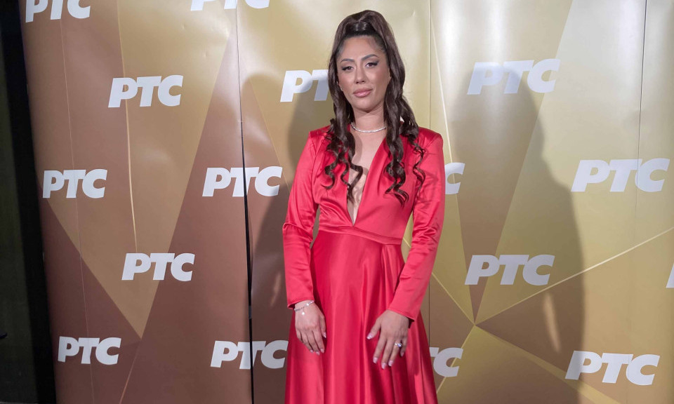 HAOS pred festival: Naša pevačica dobila JEZIVE PRETNJE putem interneta, sve prijavila policiji! "To je SABOTAŽA"