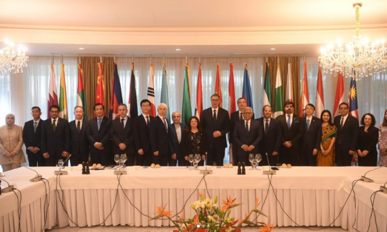 Vučić se sastao sa ambasadorima azijskih zemalja: "Upoznao sam ih sa PRITISCIMA sa kojima se suočava SRBIJA"