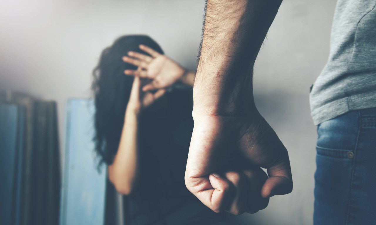 POLICAJAC ZLOSTAVLJAO VANBRAČNU SUPRUGU 15 GODINA! Silovao je i terao na odnose s rođacima i kumovima
