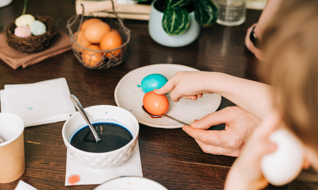 ŠTA VAM JE SVE POTREBNO ZA FARBANJE JAJA OD A DO Š Spisak za domaćice koje vole red (CENE)