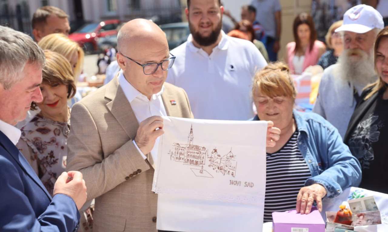 Vučević posetio SAJAM ženskog stvaralaštva u Kaću! Bitno je da se SRBIJA razvija (FOTO)