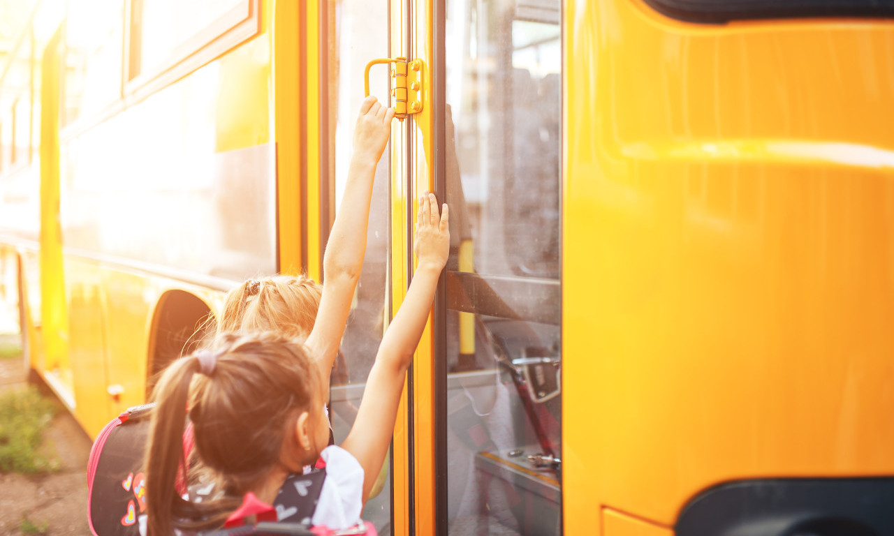 NE SME DA PROĐE NIJEDAN AUTOBUS Policija uvodi kontrole za školske ekskurzije