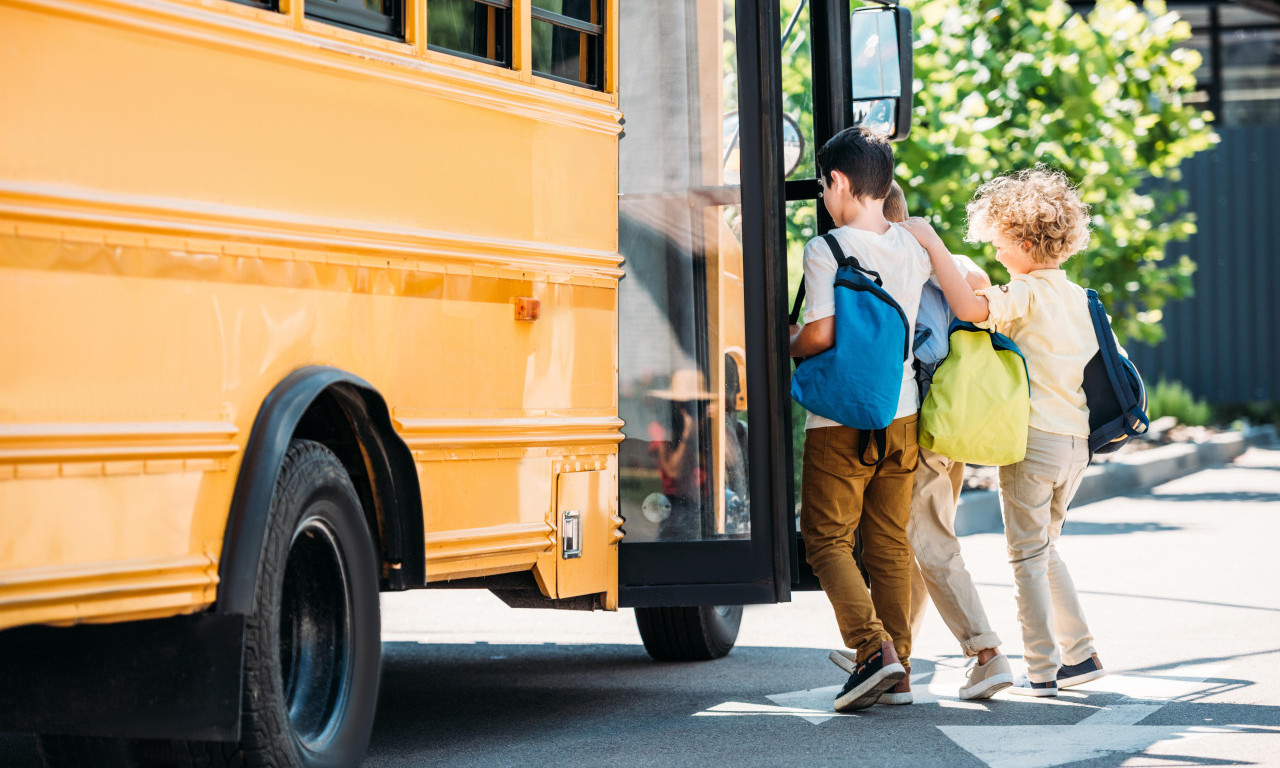 ŠOK U NIŠU Vozač uhvaćen pijan dok je prevozio decu autobusom, policija odmah uradila ovo