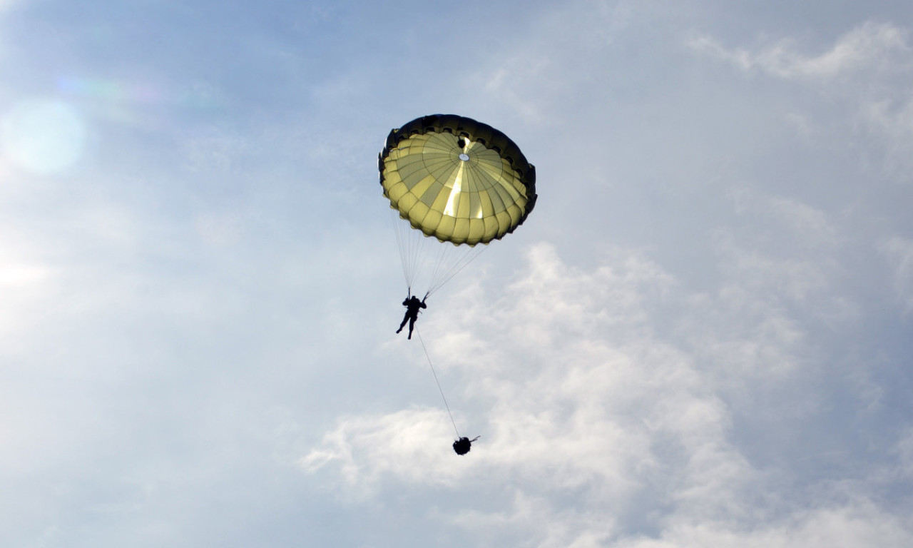 POGINUO PADOBRANAC NA VOJNOM AERODROMU U NIŠU!