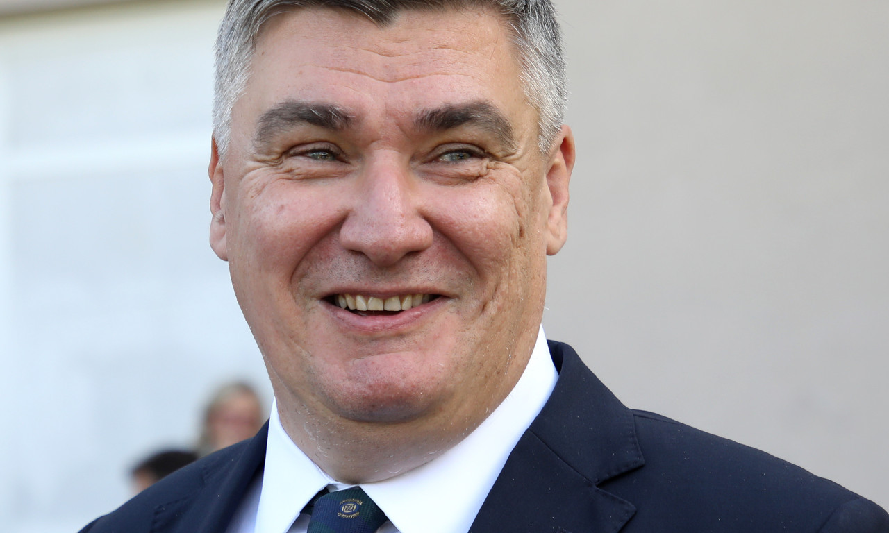 "AKO STE RUSKI, ONDA STE I SRPSKI..." Grafiti protiv predsednika Milanovića u Splitu