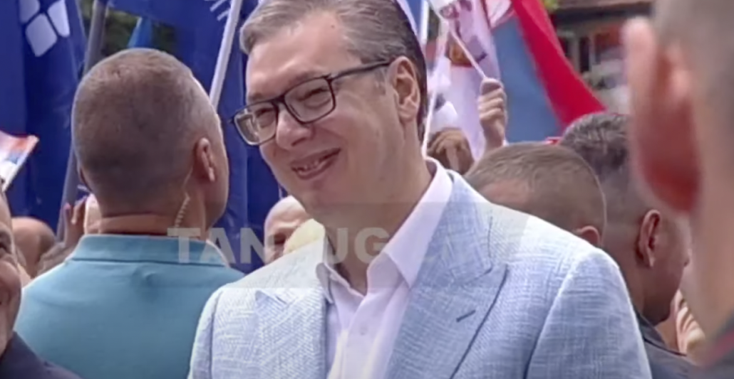 VUČIĆ DANAS SA GRAĐANIMA U OBRENOVCU: Šetnjom poručuju da ne žele nasilje i podele