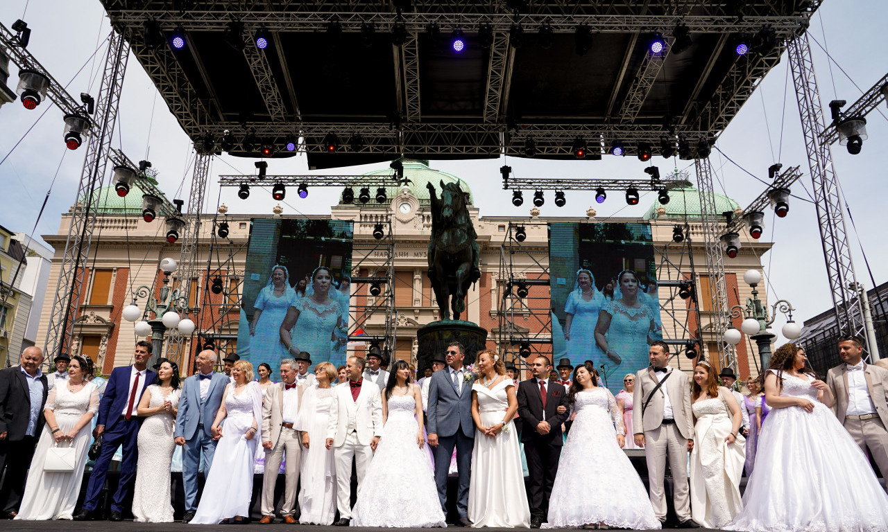 Kolektivno venčanje za 12 parova u Beogradu: Ulazak u bračne vode bio im je NEZABORAVAN! (VIDEO+FOTO)