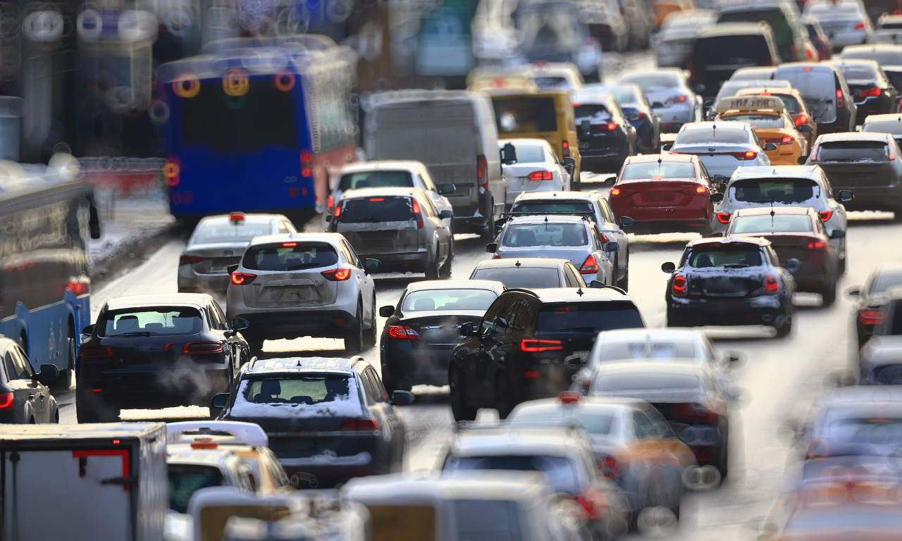 VOZAČIMA PREDSTOJI PAKLENI VIKEND Očekuje se pojačan intenzitet saobraćaja, a ovo je razlog