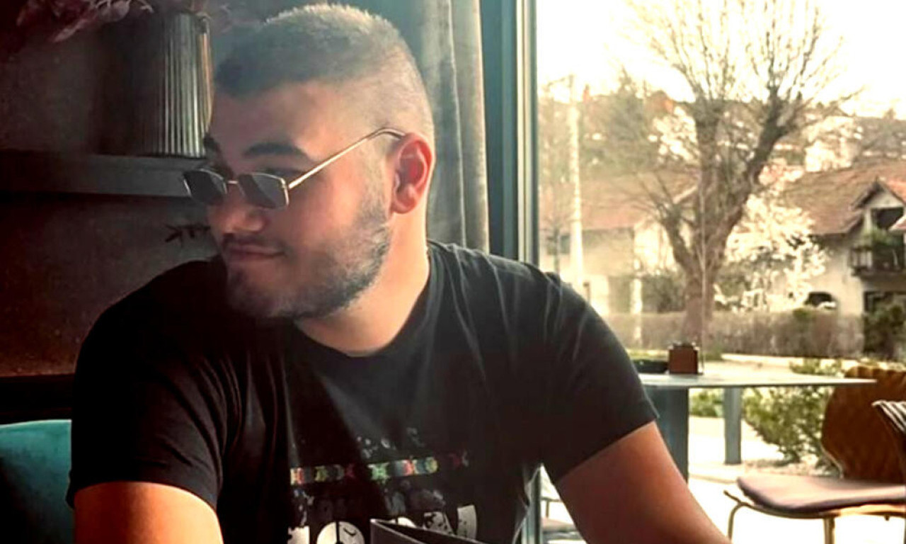 OVO JE LAZAR (21) koji je POGINUO sa Nikolinom kod Šipova! Od siline udarca ISPAO IZ AUDIJA koji se isprevrtao u kanalu