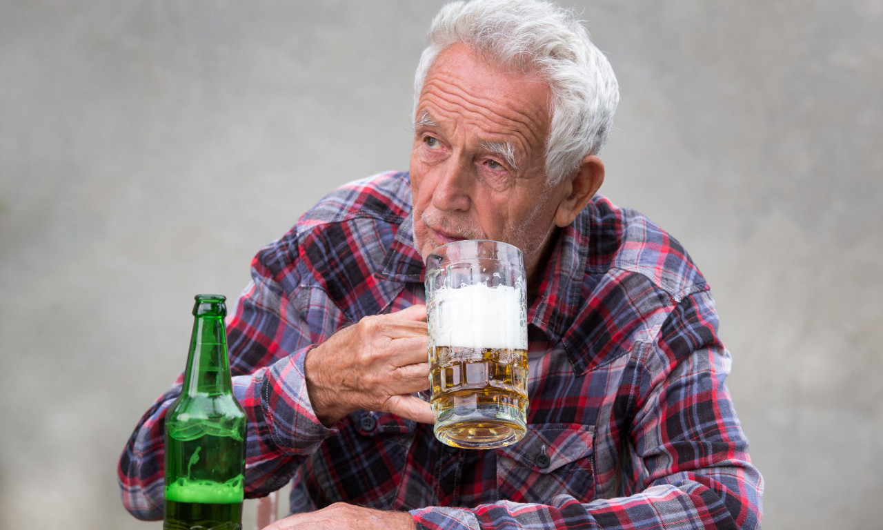 VODEĆA PIVARA OTPUŠTA ŠEST HILJADA ZAPOSLENIH Zabrinuti radnici u Novom Sadu, Beogradu i Zaječaru!