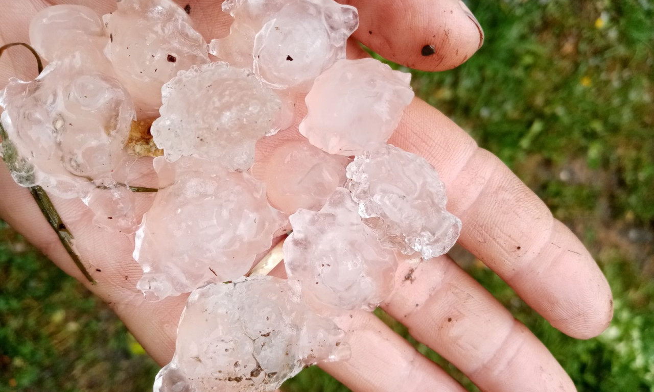 JAK GRAD POGODIO NASELJA JUŽNO OD BEOGRADA: Lajkovac se zabeleo u sred aprila (FOTO)
