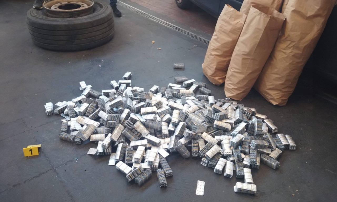 Velika akcija policije na Novom Beogradu: Uhapšeni dileri, silnu drogu krili u KAMIONSKIM GUMAMA