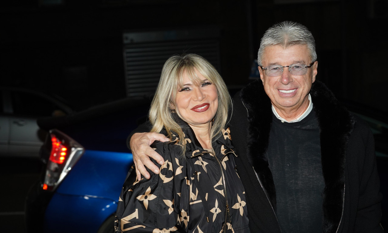 SUZANA JOVANOVIĆ PRODAJE 280 STANOVA SAŠE POPOVIĆA Poznata pevačica joj pomaže u uređenju