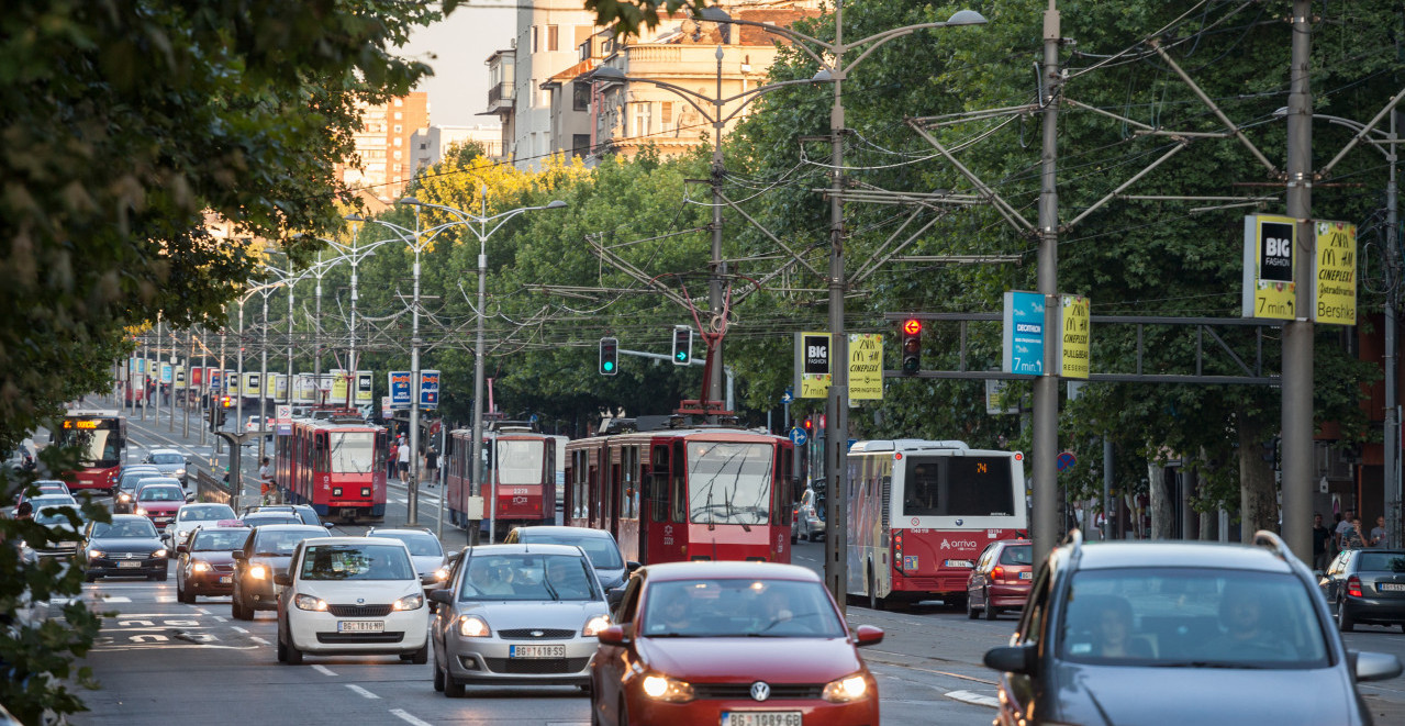 DRAMA NA BULEVARU Građani videli samo dete da plače! Interventna odmah reagovala